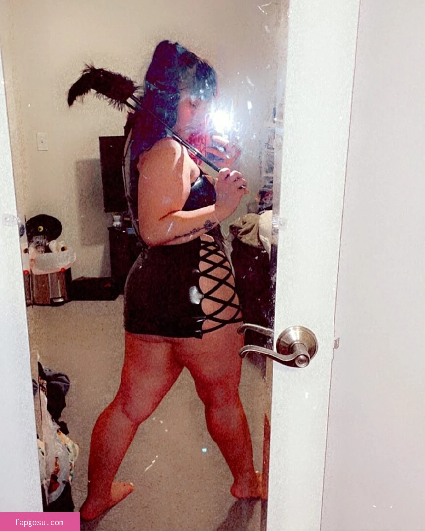 Harlee Queeni