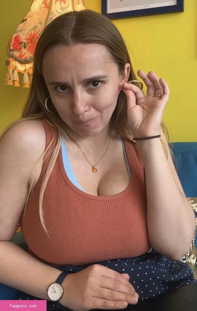 Hannah Witton