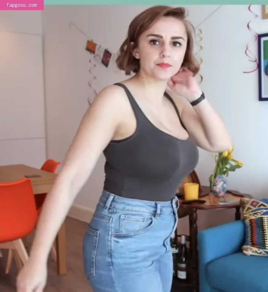 Hannah Witton