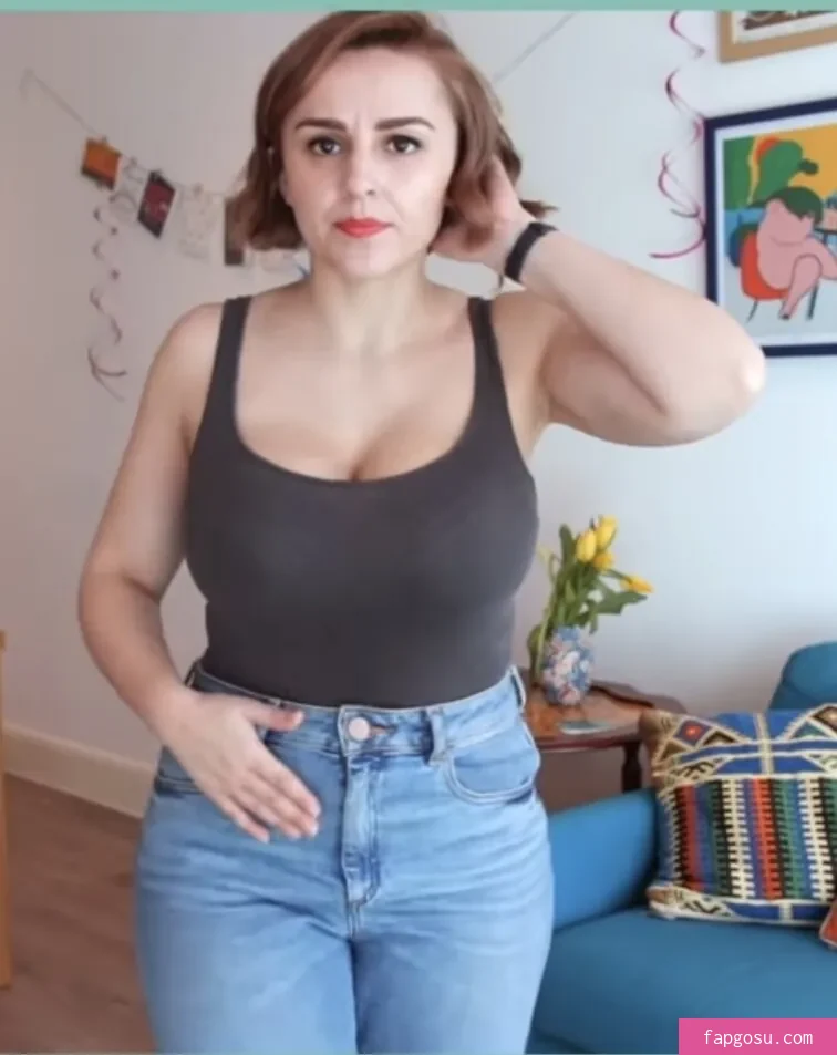Hannah Witton