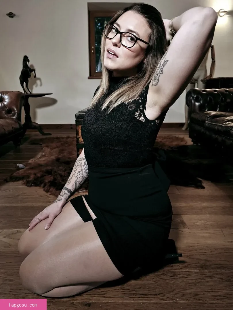 Innocenthotwifexxx - Photo #170