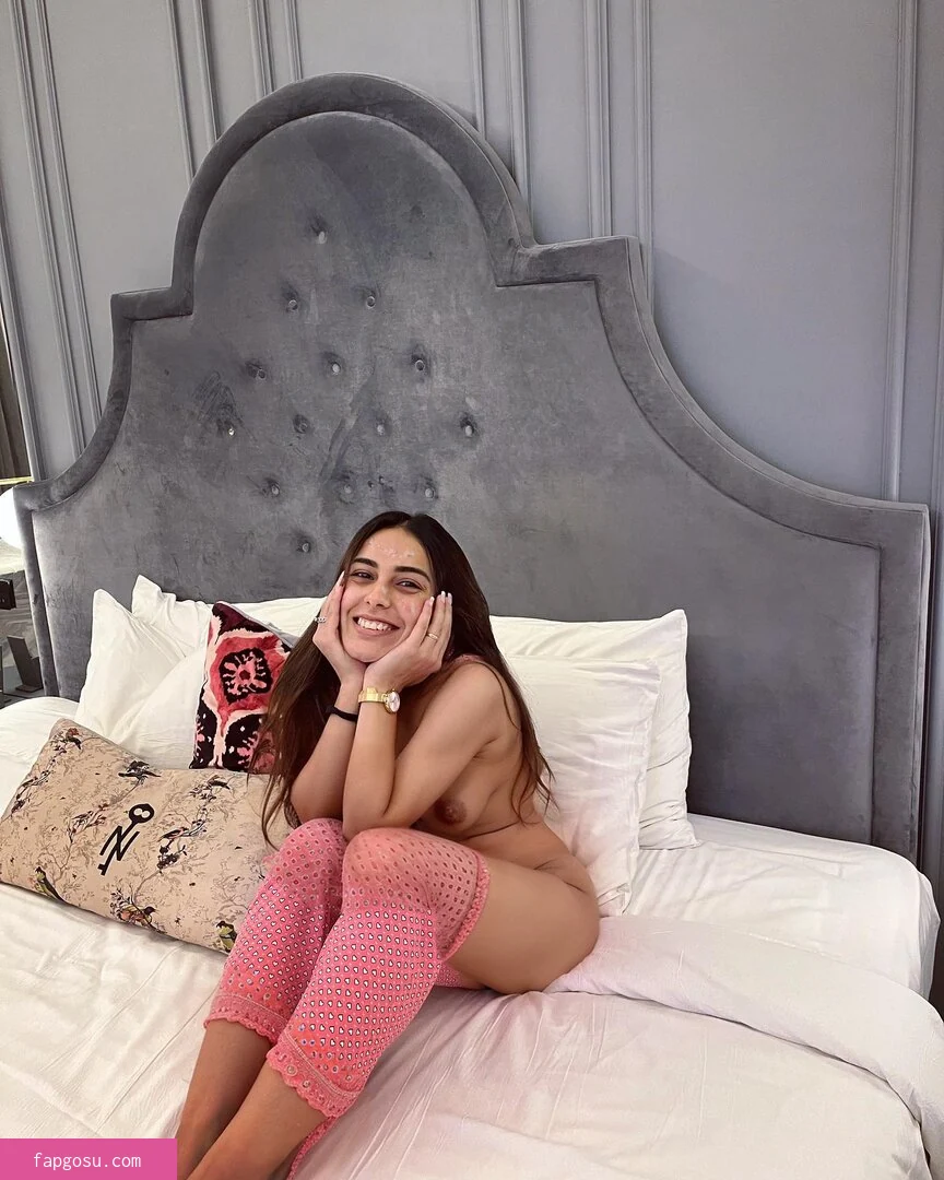 Iqra Aziz
