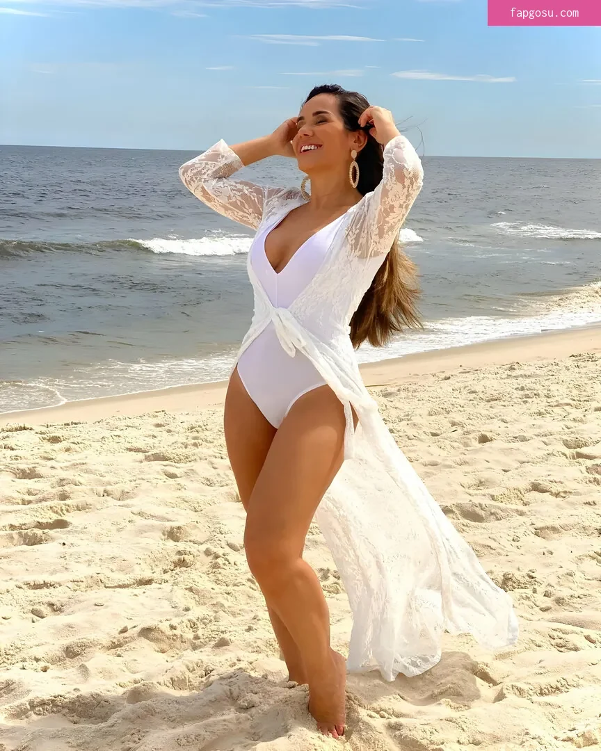 Isabele Benito