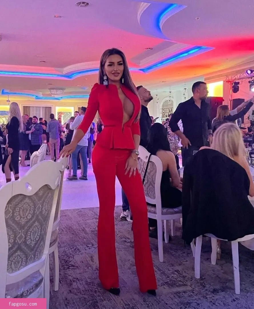 Iulia_c16