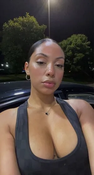 Izzy Clark content