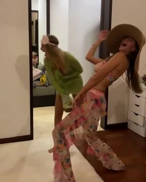 Iulia Gyrbu content