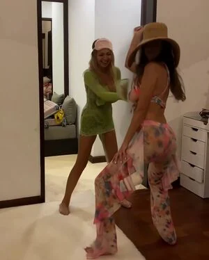 Iulia Gyrbu content