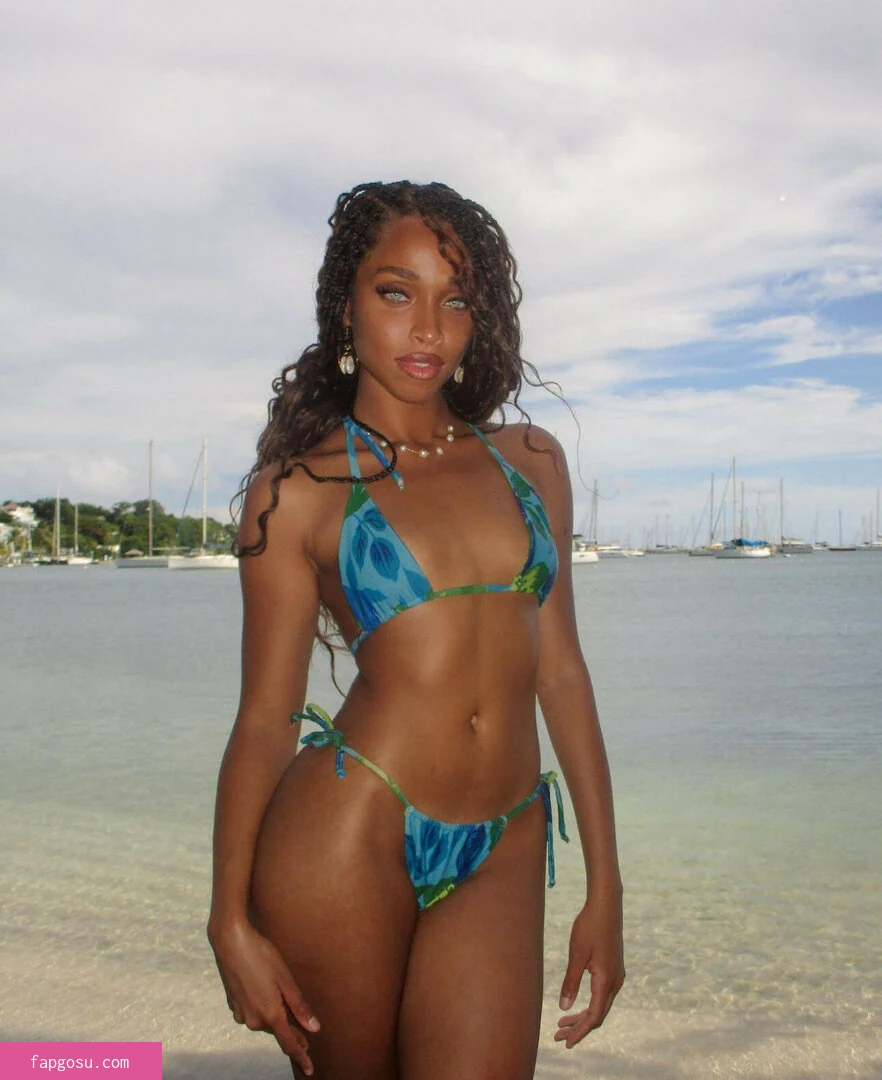 Idania Hopkin