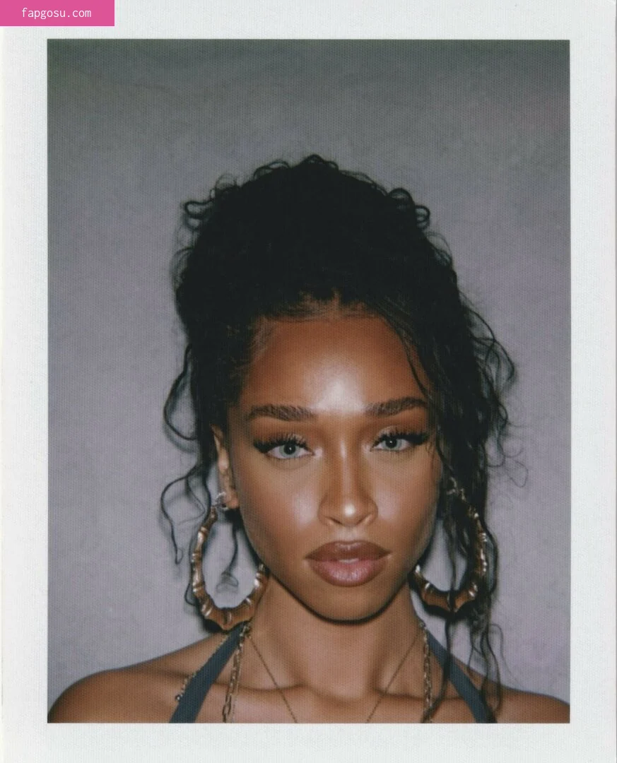 Idania Hopkin