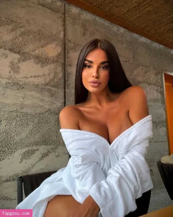 Ivana Knoll