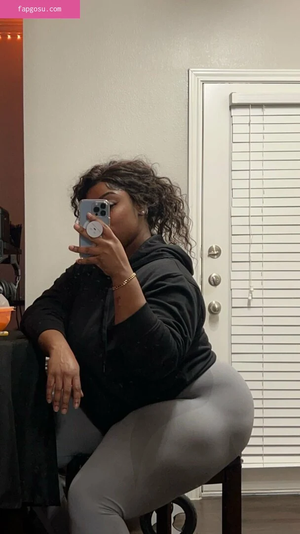 ILookLikeBaae