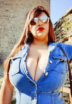 ilovemycurves content