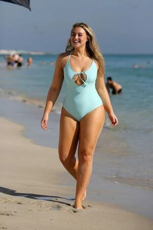Iskra Lawrence content