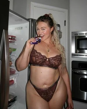 Iskra Lawrence content