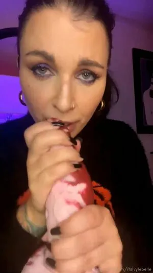 Ivy Lebelle