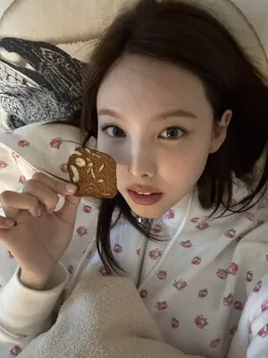 I’m Nayeon content