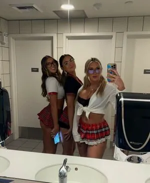 Isa.mariduena content