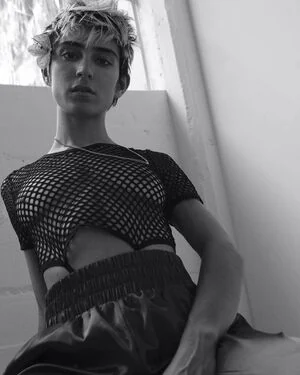 Izzi Rojas content