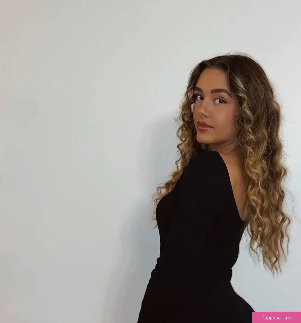 Isabella Stoisavljevic Zerpa