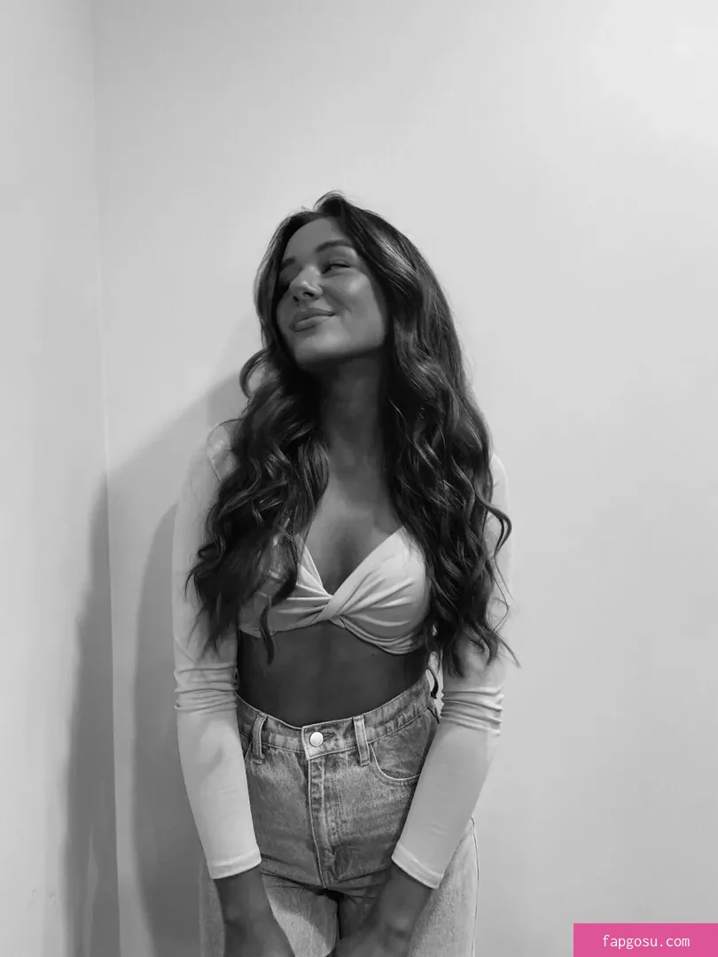 Isabella Stoisavljevic Zerpa