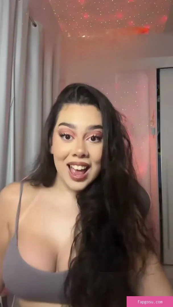 Julia Alvarenga