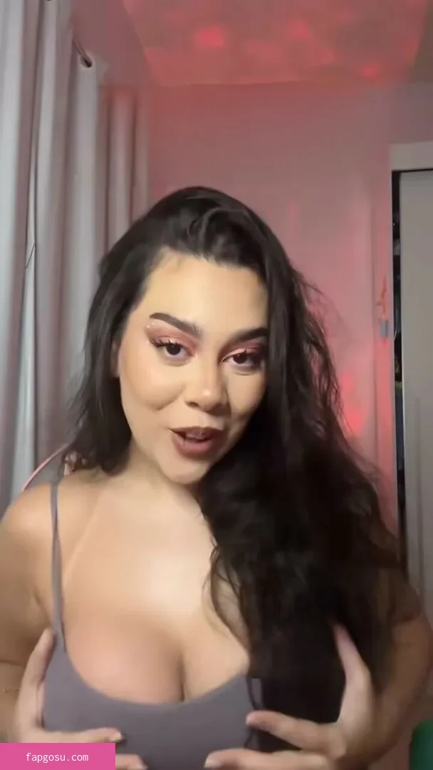 Julia Alvarenga