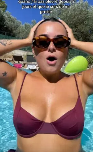 Julie Ferrat content