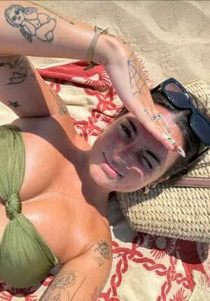 Julie Ferrat content