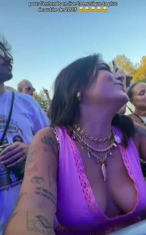 Julie Ferrat content