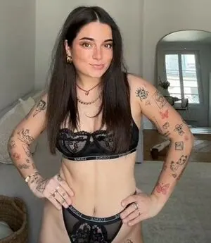 Julie Ferrat content
