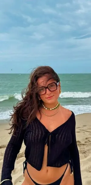 Julie Ferrat content