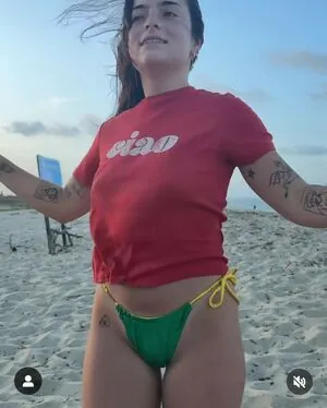Julie Ferrat content