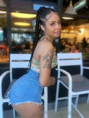 Jasmine Grenaway content