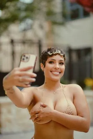 Jasmine Grenaway content