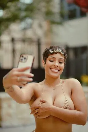 Jasmine Grenaway content