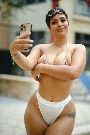 Jasmine Grenaway content