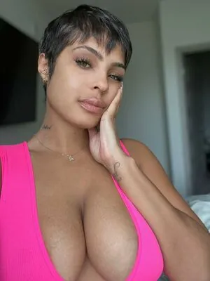 Jasmine Grenaway content