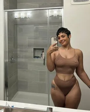 Jasmine Grenaway content