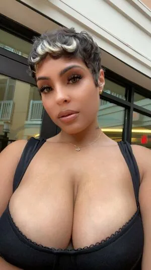 Jasmine Grenaway content