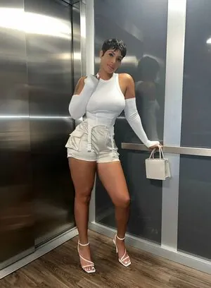 Jasmine Grenaway content