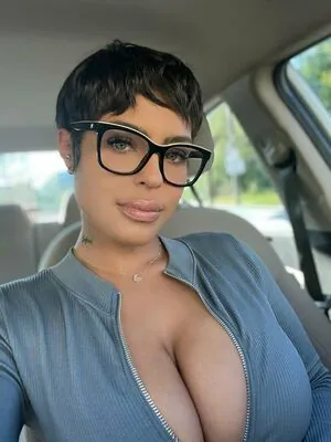 Jasmine Grenaway content