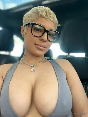 Jasmine Grenaway content