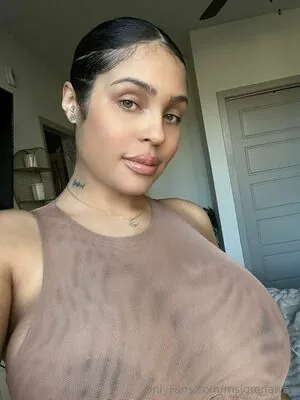 Jasmine Grenaway content
