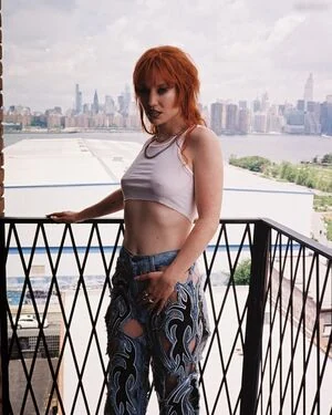 Jess Glynne content
