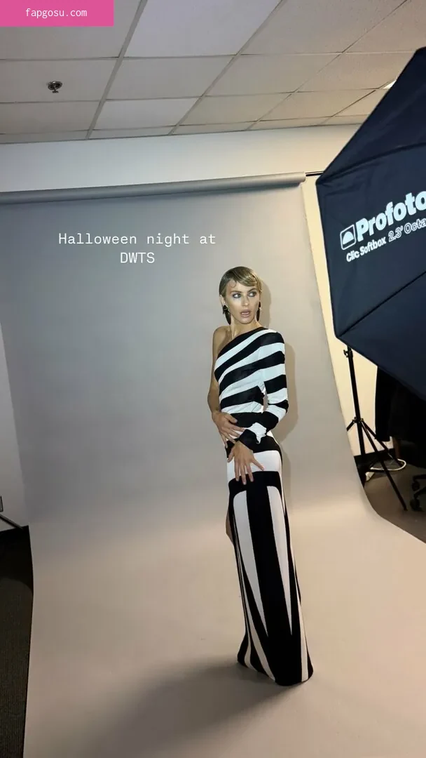 Julianne Hough - Photo #1074