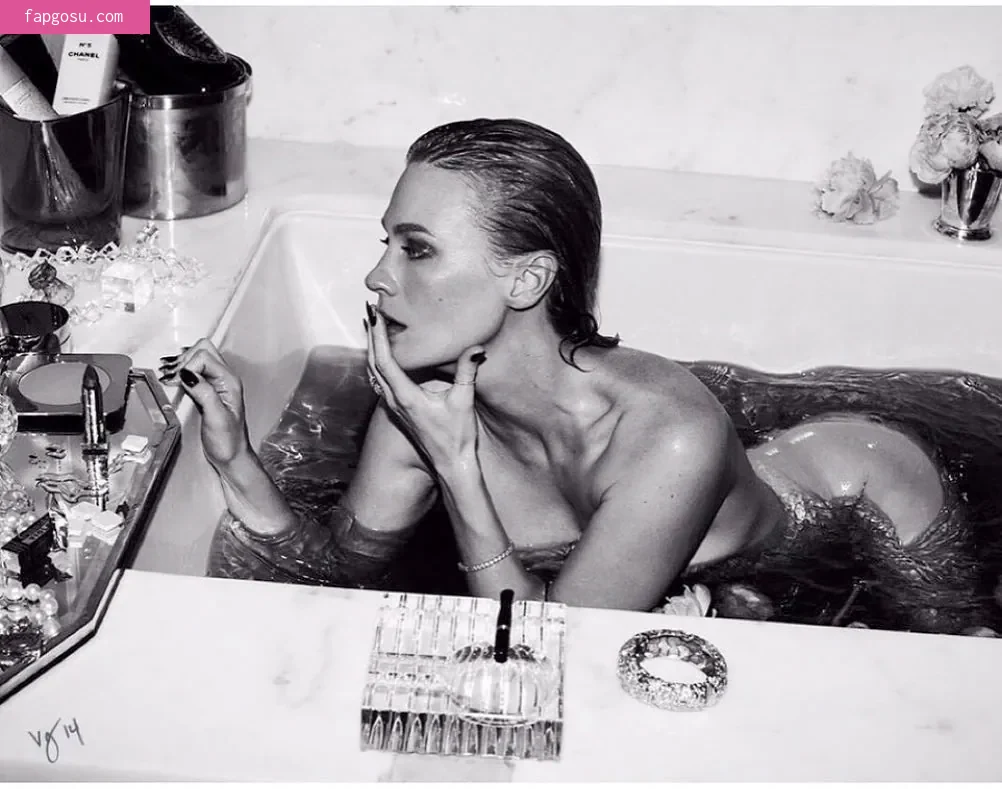 January Jones - Photo #14