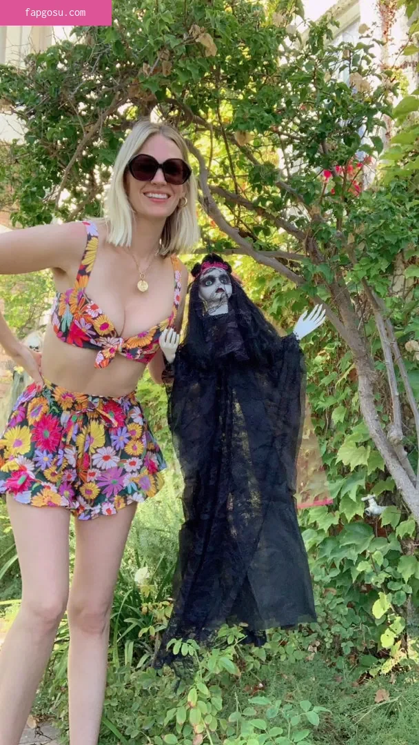 January Jones - Photo #23