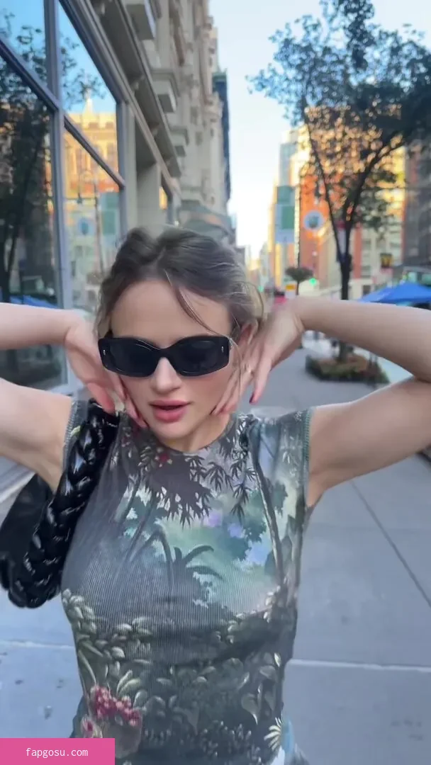 joey_king