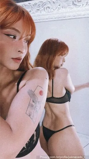Julia Macedo content