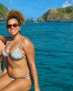 Jeniffer Nascimento content